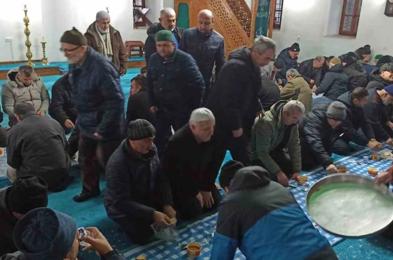 Devrekliler yeni yılın ilk sabah namazı buluşmasında bir araya geldiler 