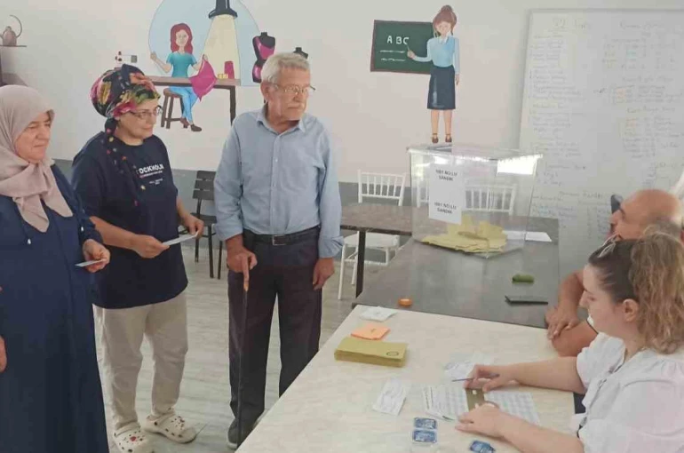 Devrek’te köy statüsündeki yerleşim birimi mahalle olmak için referanduma gitti 