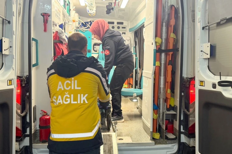 Devrilen motosikletin sürücüsü ağır yaralandı