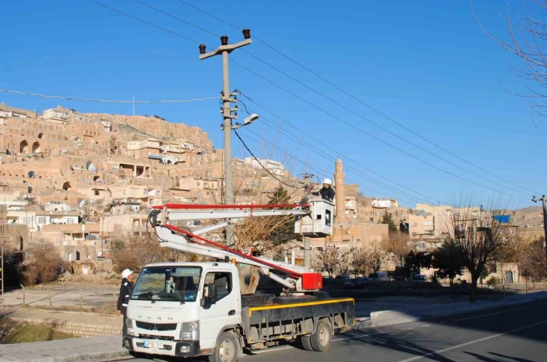 Dicle Elektrik Mardin’de aydınlatma altyapısını güçlendirdi