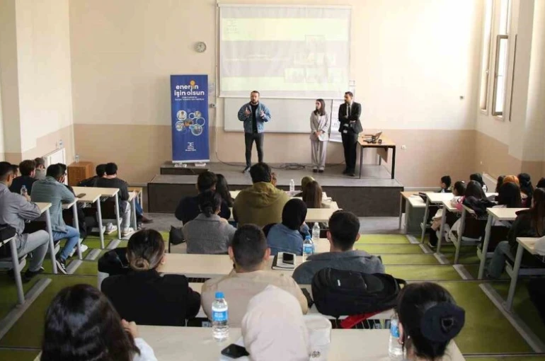 Dicle Elektrik’ten üniversite öğrencilerine kariyer desteği
