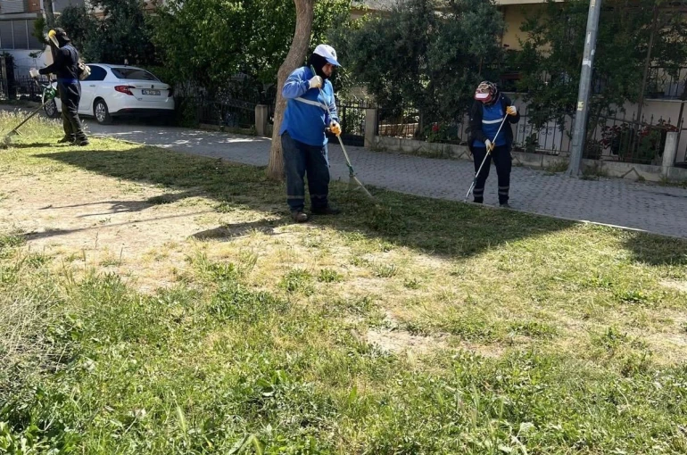 Didim Belediyesi ekipleri ilçe genelindeki çalışmalarını sürdürüyor