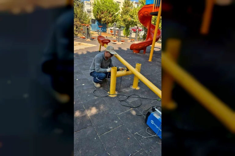 Didim Belediyesi’nden parklarda yenileme çalışması