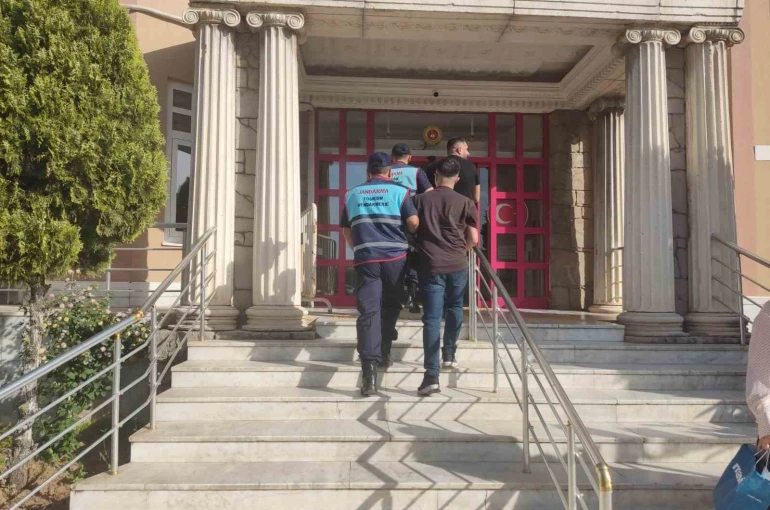 Didim’de 22 düzensiz göçmen yakalandı