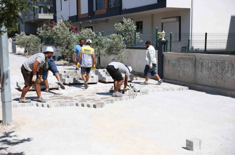 Didim’de yol çalışmaları devam ediyor 
