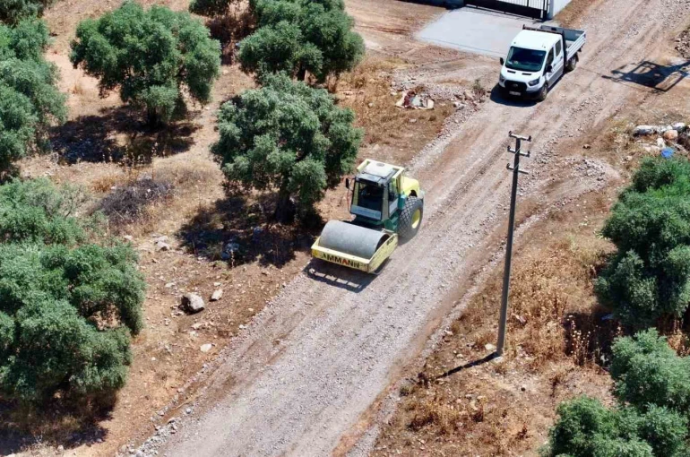 Didim’de yol çalışmaları sürüyor