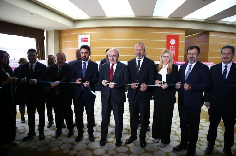 Dijital Dünyada Güvenli Kalmak - Adana Zirvesi’nin açılışı gerçekleştirildi