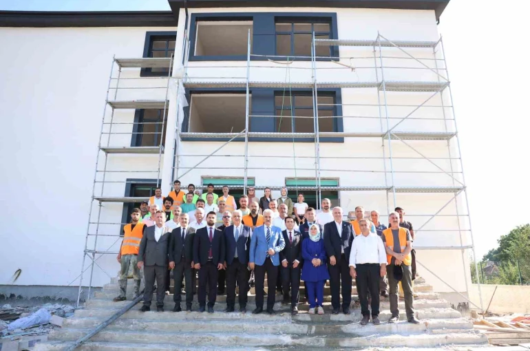 Dikmeli İlkokulu yeni eğitim dönemine hazırlanıyor