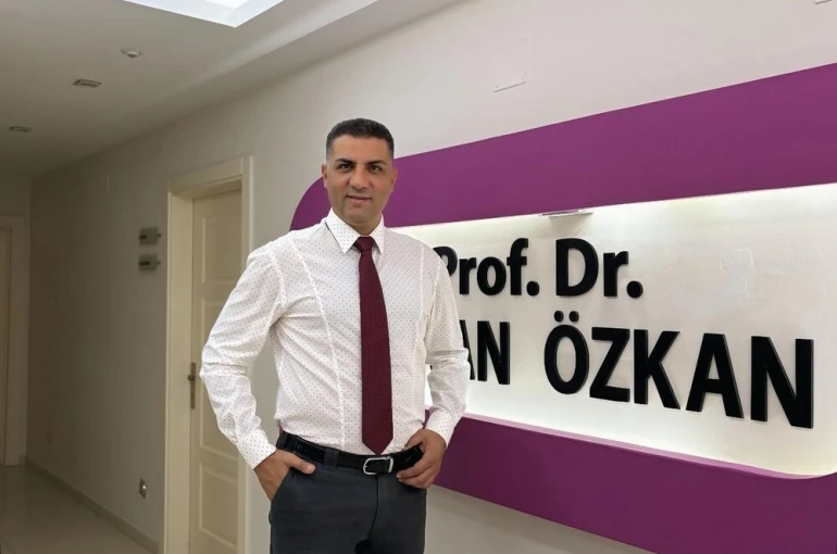 Diş Hekimi Prof. Dr. Özkan: "GLP-1 türevli obezite ilaçları ağız kuruluğu ve diş kaybını artırıyor"