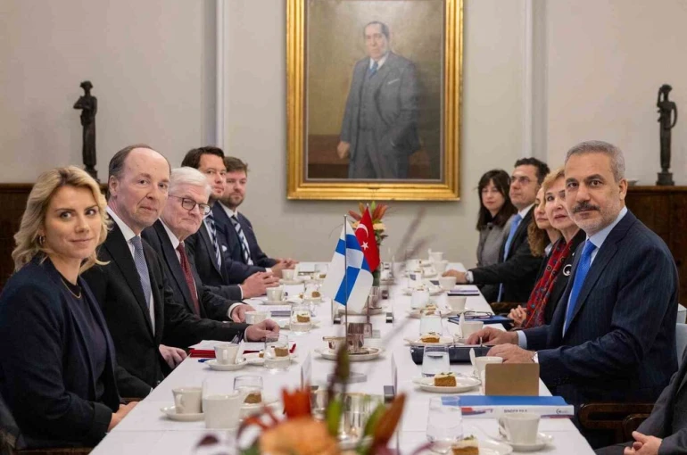 Dışişleri Bakanı Fidan, Finlandiya Parlamento Başkanı Halla-aho ile bir araya geldi