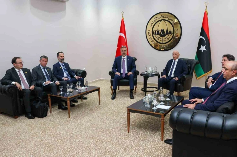 Dışişleri Bakanı Fidan, Temsilciler Meclisi Başkanı Salih ile bir araya geldi