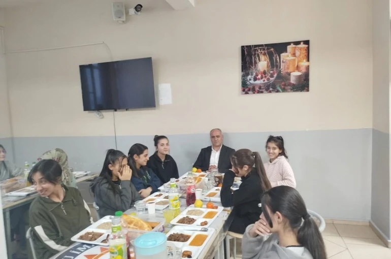 Diyadin’de Ramazan sofrasında anlamlı buluşma