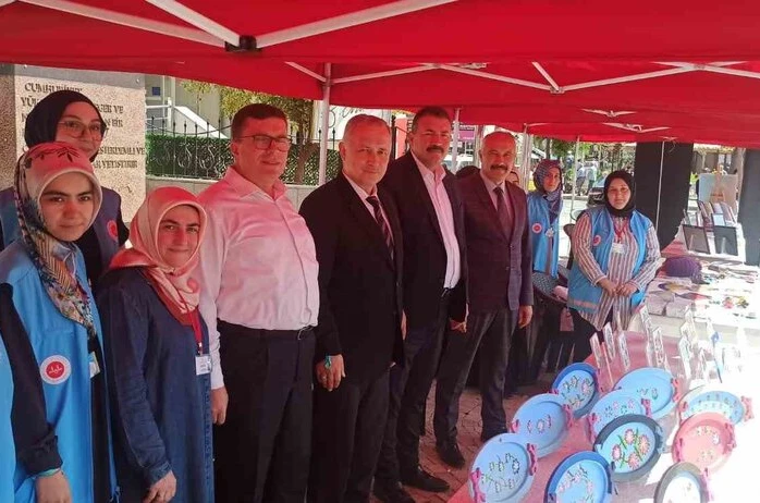 Diyanet Gençlik Merkezinden karma sergi 