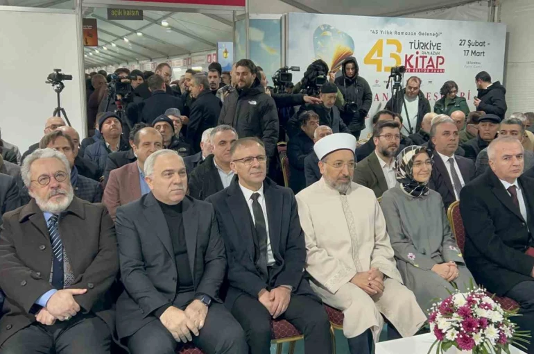 Diyanet İşleri Başkanı Arpaguş: "Yeryüzünde kitabın serüveni ilahi hitapla başlamıştır. İnsanlığı kitap ile tanıştıranlar da bu ilahi hitabın muhatabı olan peygamberlerdir"