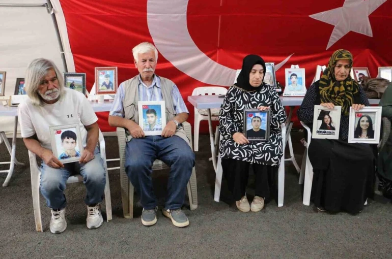 Diyarbakır anneleri, Bahçeli’nin söylemini sevinçle karşıladı
