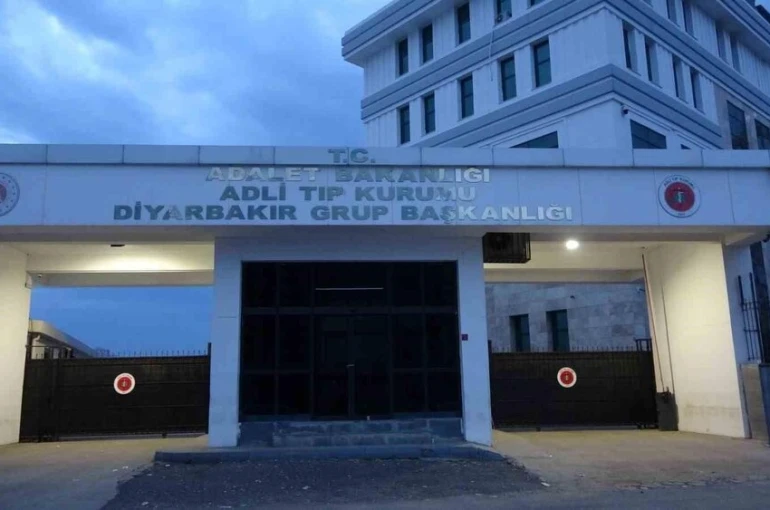 Diyarbakır'da iki aile arasında silahlı kavga: 1 ölü, 1 yaralı
