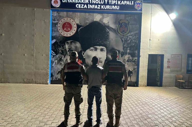 Diyarbakır’da 42 suç kaydı ve 16 yıl hapis cezası bulunan zanlı yakalandı