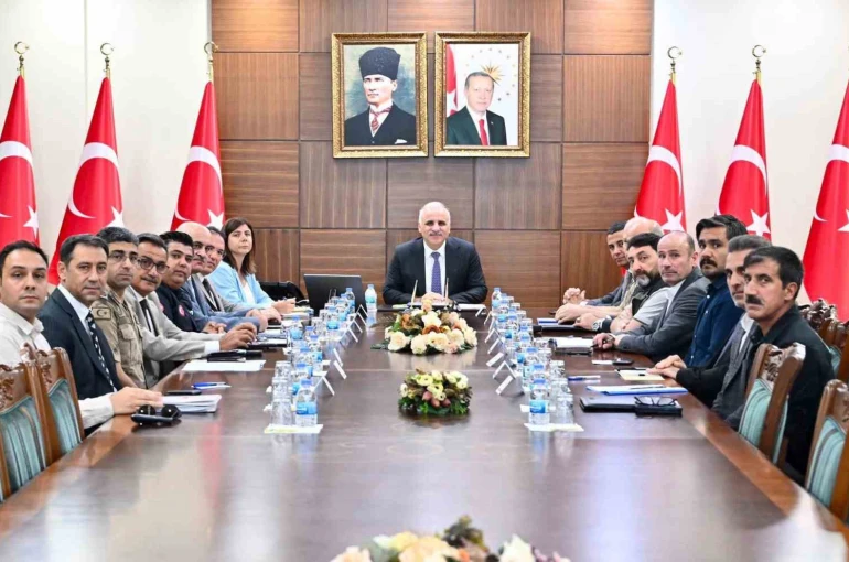 Diyarbakır’da anız yangınlarının önlenmesine yönelik toplantı