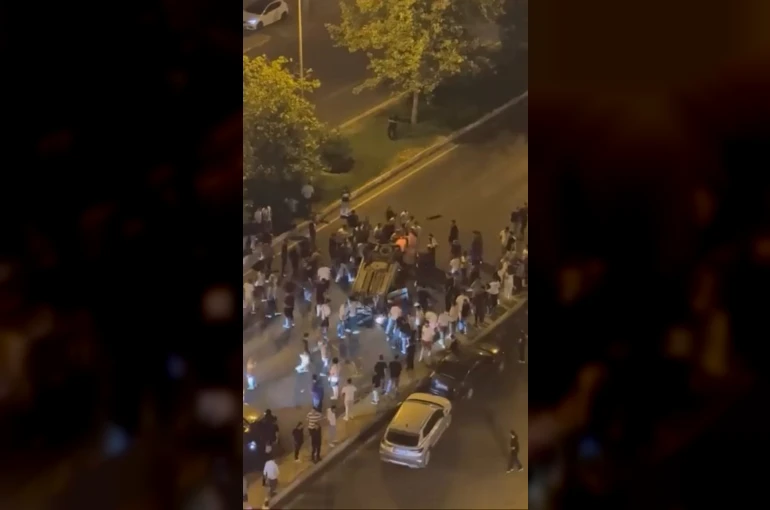 Diyarbakır’da araçların çarpıştığı kazada otomobil ters döndü: 3 yaralı
