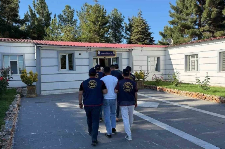 Diyarbakır’da aranan 152 kişi yakalandı