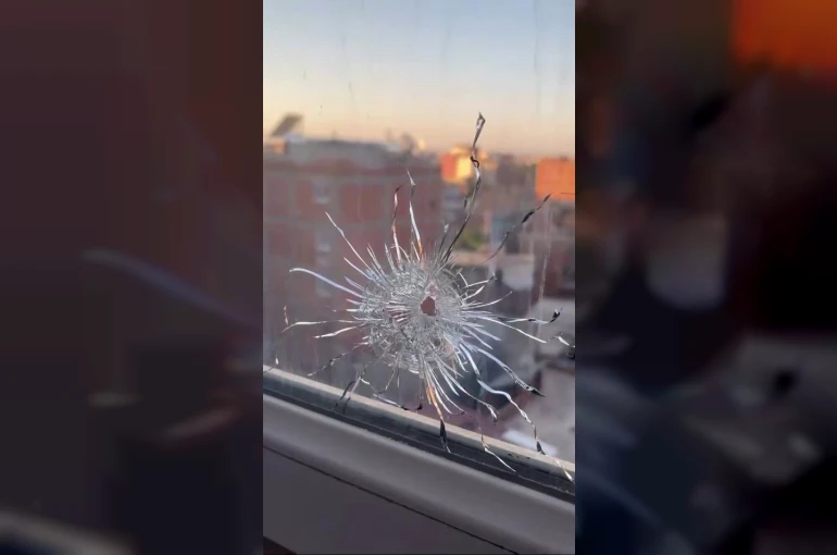 Diyarbakır’da bir evin penceresine kurşun isabet etti
