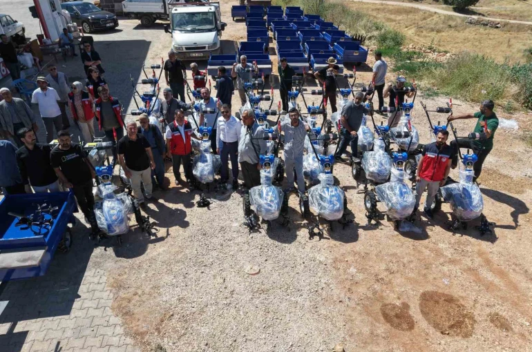 Diyarbakır’da çiftçilere tarım aletleri dağıtıldı