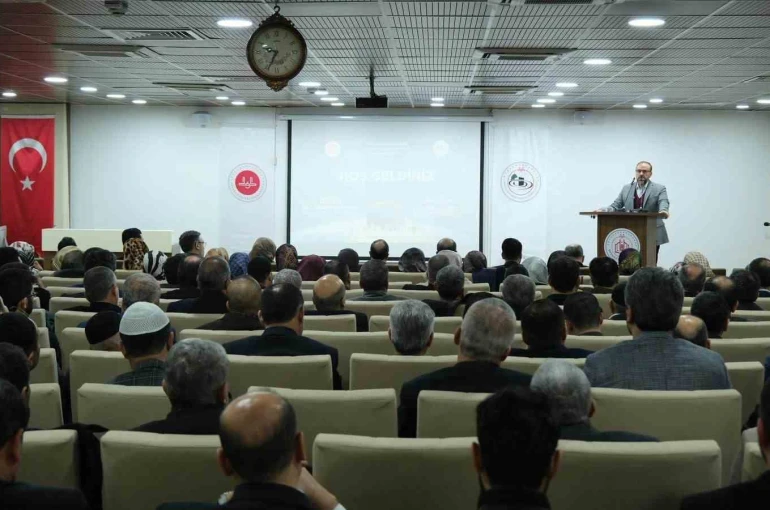 Diyarbakır’da hac görevlilerine eğitim verildi