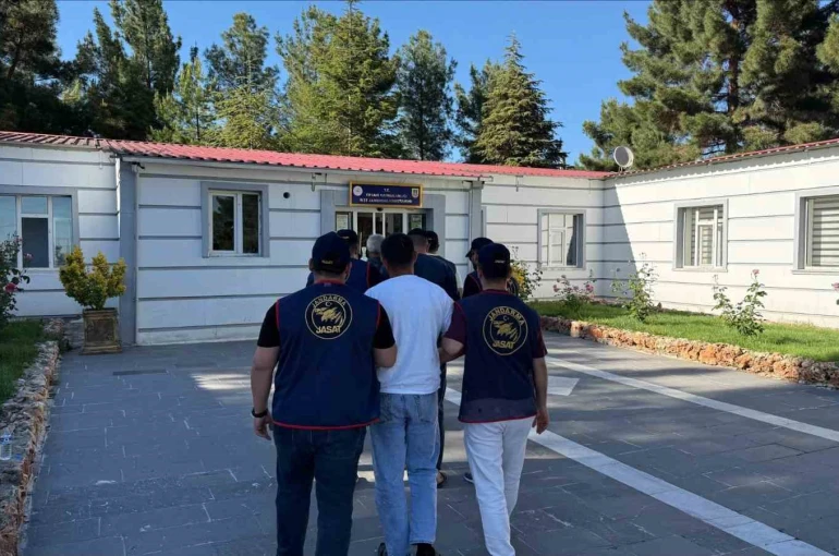 Diyarbakır’da haklarında kesinleşmiş hapis cezası bulunan 24 şahıs yakalandı
