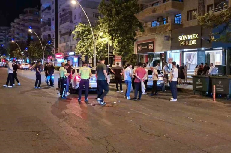Diyarbakır’da iki otomobil çarpıştı: 5 yaralı