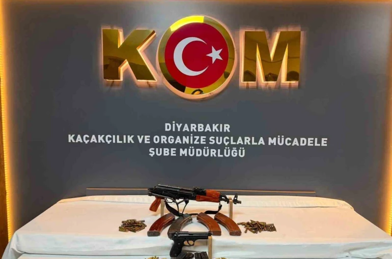 Diyarbakır’da KOM ve narkotik ekiplerinden müşterek operasyon: 2 tutuklama