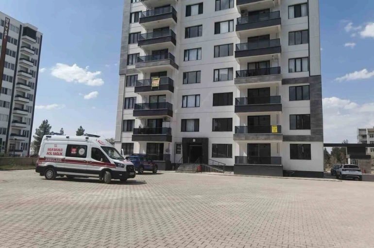 Diyarbakır’da komşuların ’çöp kokusu’ kavgası: 2 yaralı