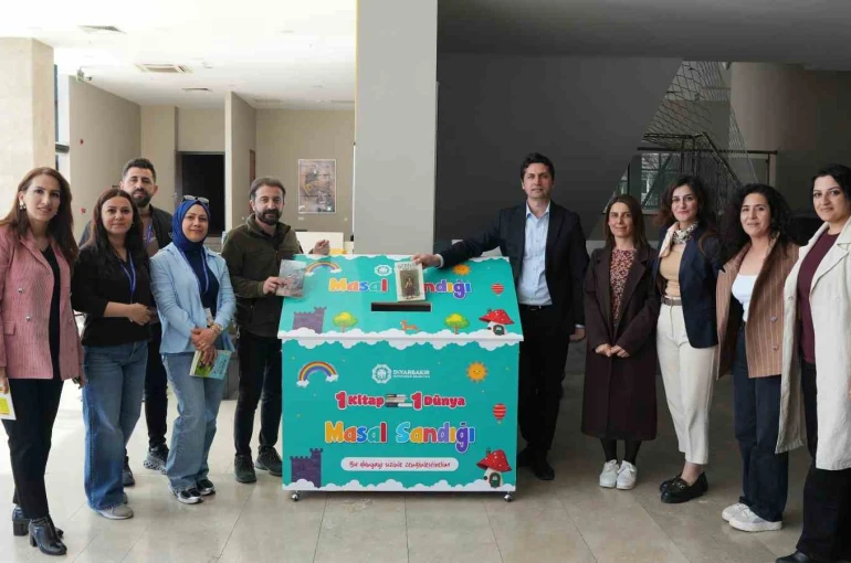 Diyarbakır’da masal sandığı kuruldu: Kitaplar çocuklar için toplanıyor