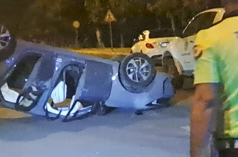 Diyarbakır’da otomobil takla attı: 3 yaralı