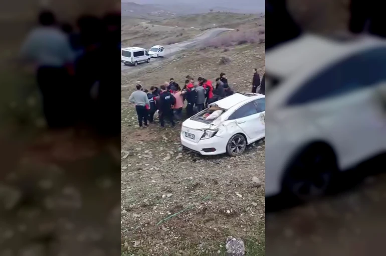 Diyarbakır’da otomobil yoldan çıktı: 1 yaralı