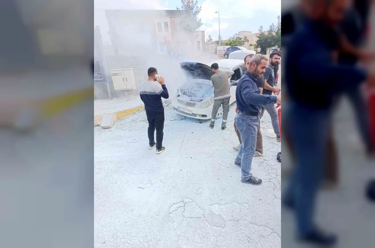 Diyarbakır’da seyir halindeki araç alevlere teslim oldu