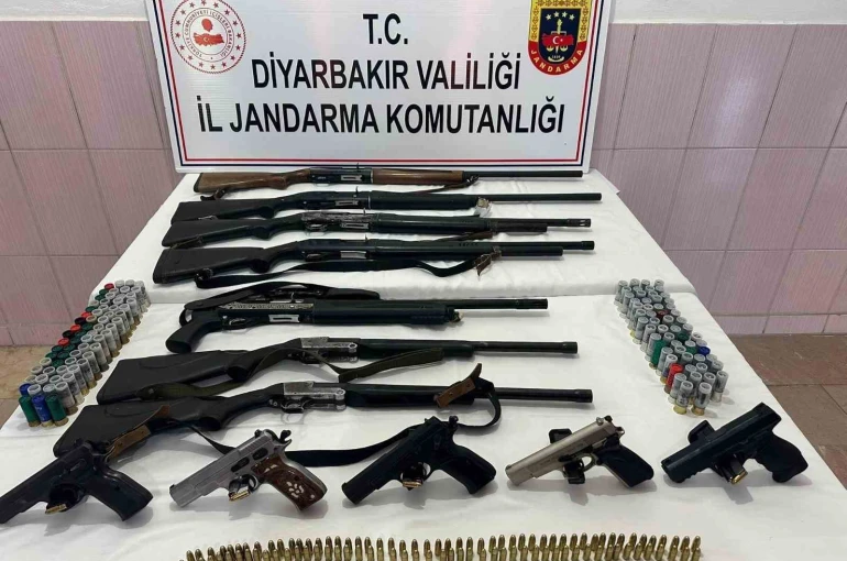 Diyarbakır’da silah kaçakçılarına darbe