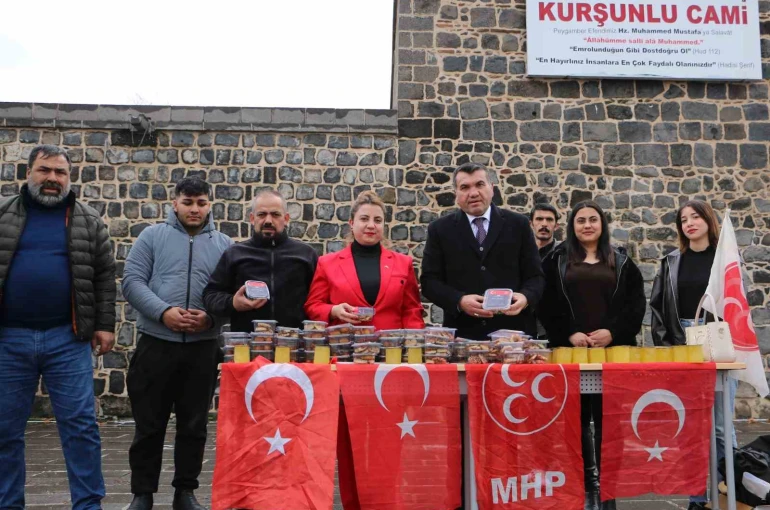 Diyarbakır’da vatandaşlardan Devlet Bahçeli’ye ’süreç’ teşekkürü
