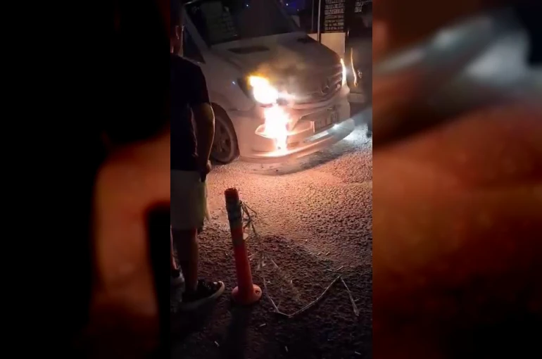Diyarbakır’da yolcu minibüsünde korkutan yangın