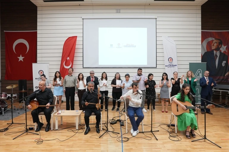 Dizelerden Ezgilere gecesinde engeller sanatla aşıldı
