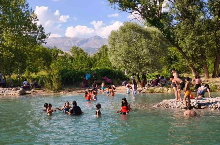 Doğanın içinde ücretsiz tatil: Tağar Çayı ünlü tatil beldelerini aratmıyor