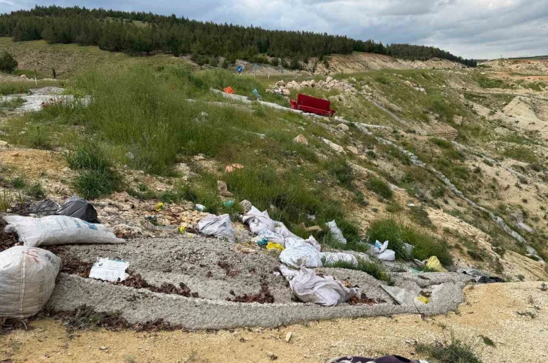 Doğaya bırakılan atıklar tepki çekti