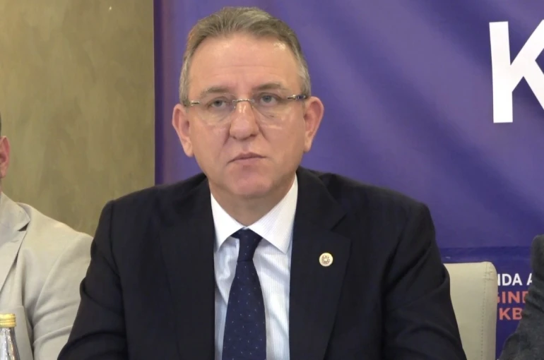 Domaniç Cezaevi’ne mandıra projesiyle süt üreticisine ve istihdama destek