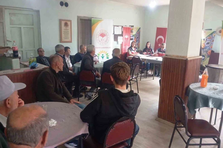 Domaniç’te ahududu yetiştiriciliği eğitimi düzenlendi