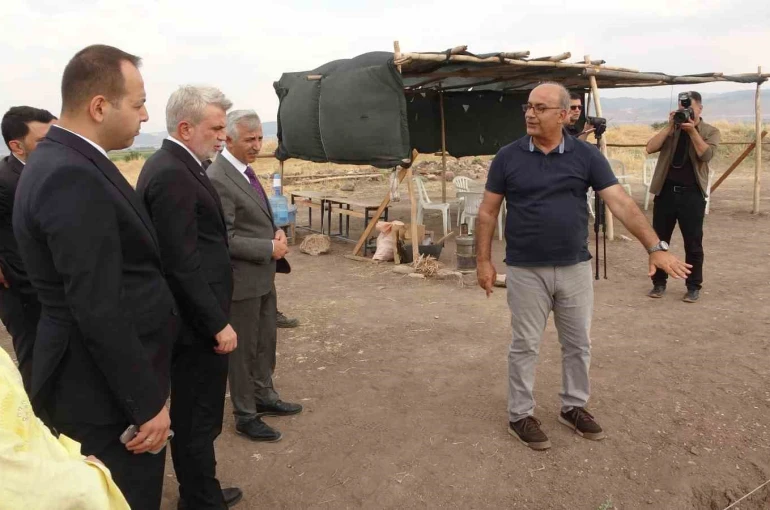 Domuztepe’de MÖ 9000 yıl öncesine ışık tutan kalıntılar gün yüzüne çıkarılıyor