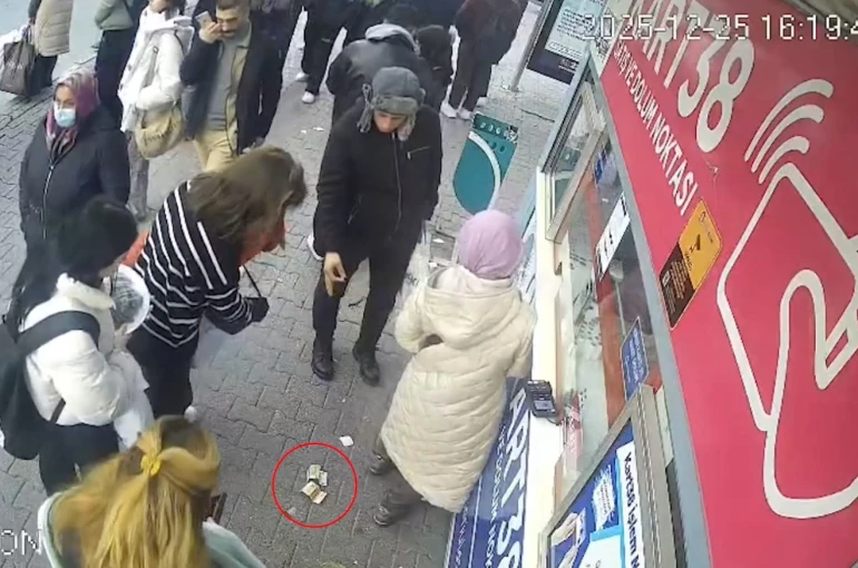 Döviz düşüren vatandaş, parasına kavuştu
