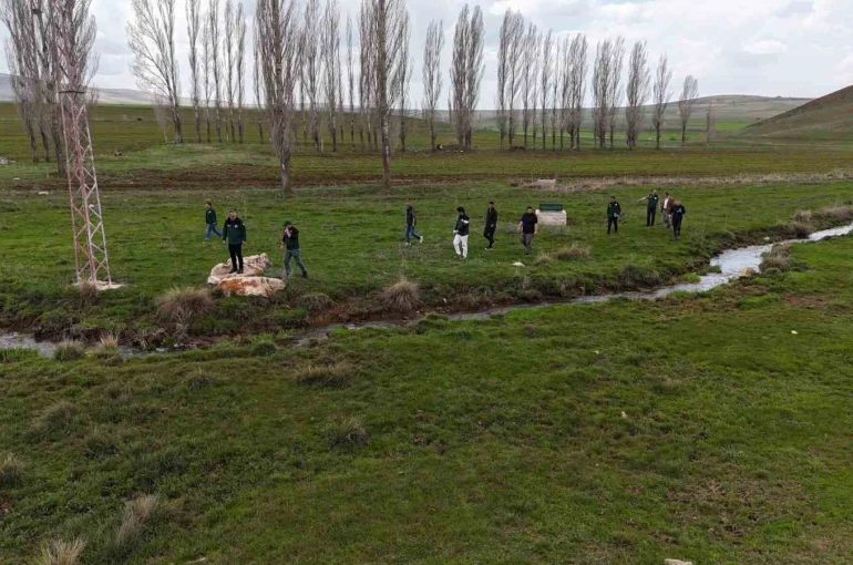 DSİ heyeti Topraksu Göleti Sulaması sahasında incelemelerde bulundu