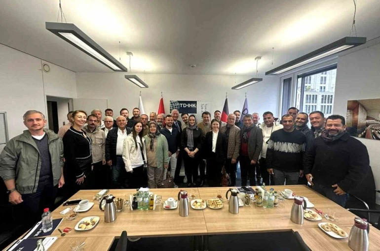 DTO heyeti Berlin’de Denizli’nin üretim ve ihracat potansiyelini tanıttı