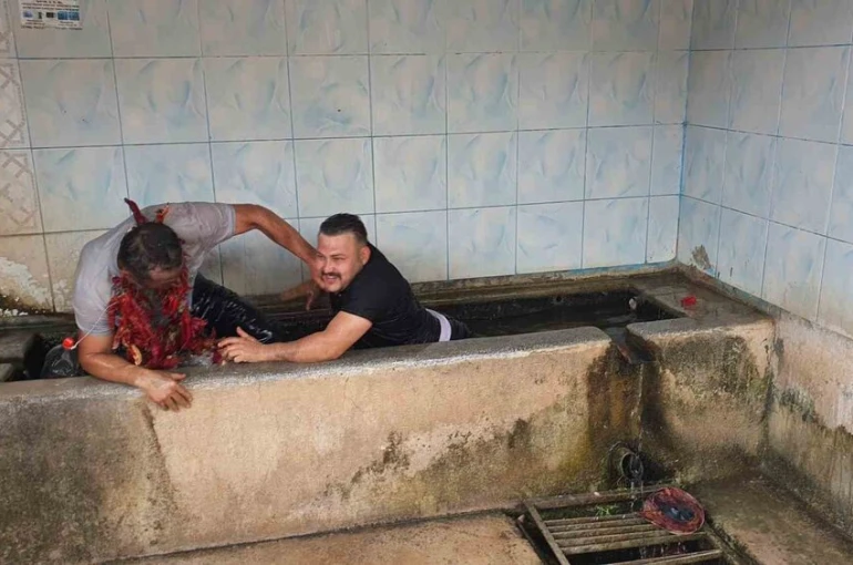 Düğüne geç kalana sulu ceza