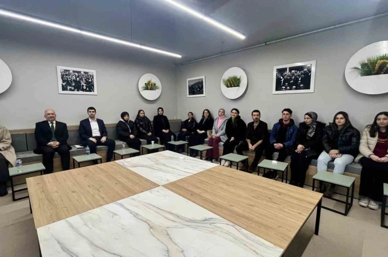 Dumlupınar’da kitap söyleşisi gerçekleştirildi