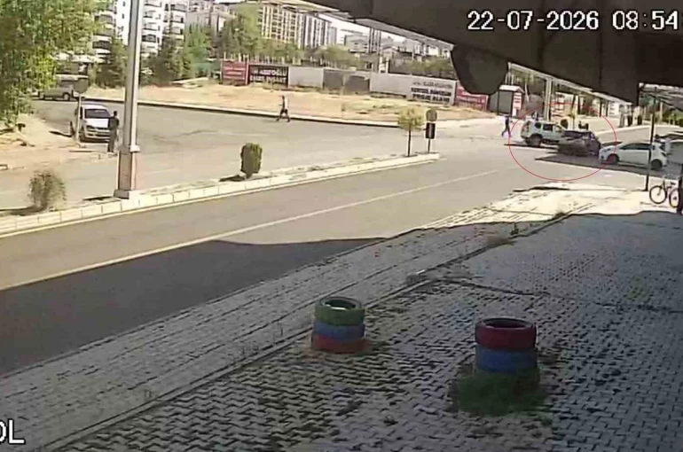 Dün vatandaş kıl payı kurtulmuştu aynı sokakta ikinci kaza